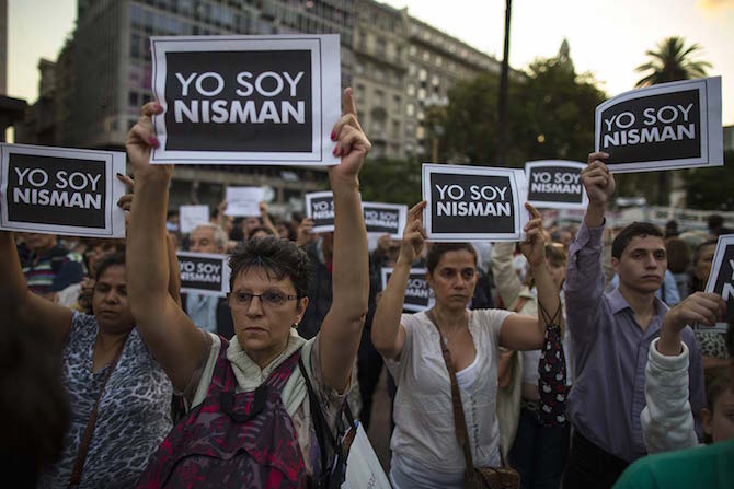  احتجاجات بعد وفاة ألبرتو نيسمان/ ثينكو راديو.