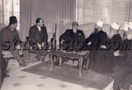 وفد من مشايخ الدروز في ضيافة الرئيس شكري القوتلي عام 1957/ موقع التاريخ السوري