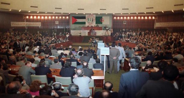  من الدورة التاسعة عشر للمجلس الوطني الفلسطيني في الجزائر عام 1988.
