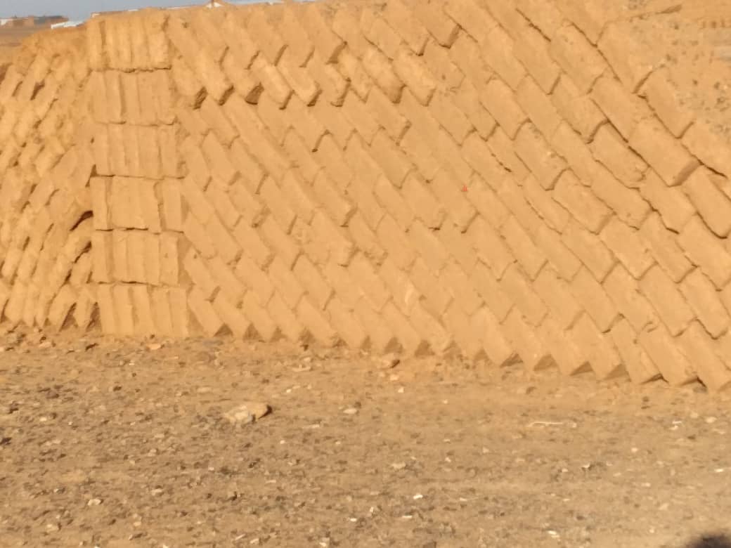 صورة لطوب الطين الذي يستخدم في البناء 2020